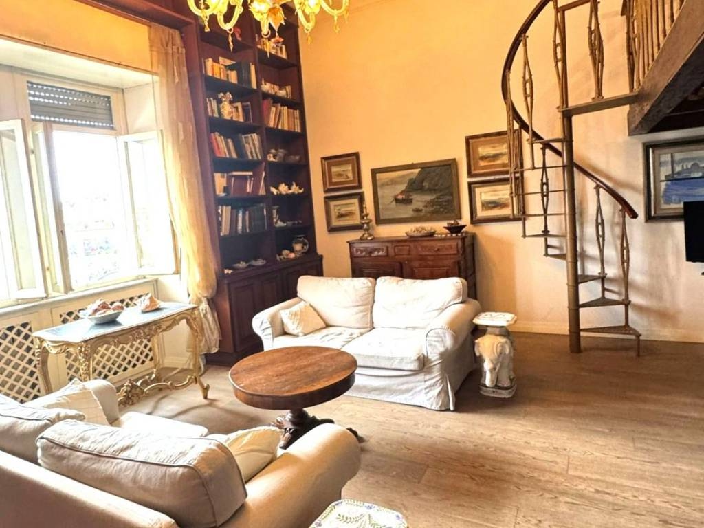 Appartamento a Viareggio in Viale Giosuè Carducci, 73 - Foto 2