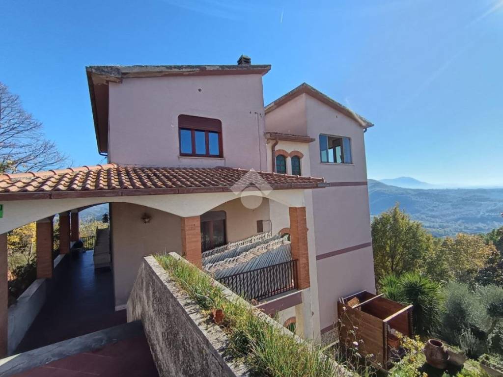 Casa indipendente a Montopoli di sabina in PIAZZA VITTORIO VENETO, 2 - Foto 2