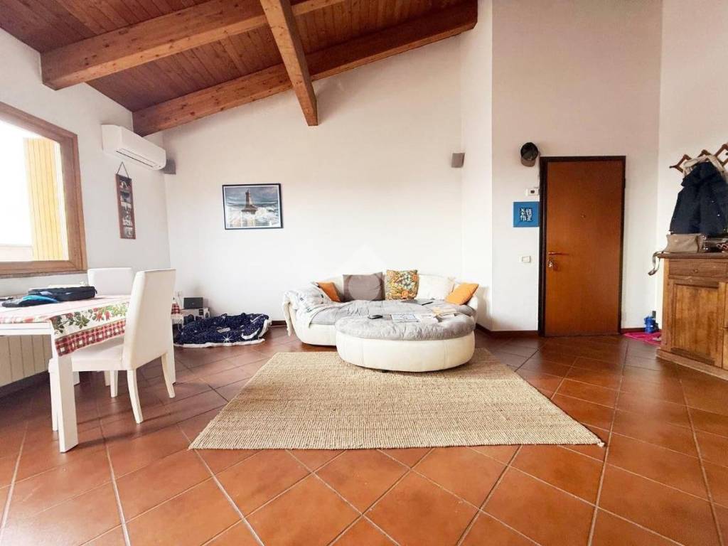 Appartamento a Gerenzano in Piazza Alcide de Gasperi, 21 - Foto 4