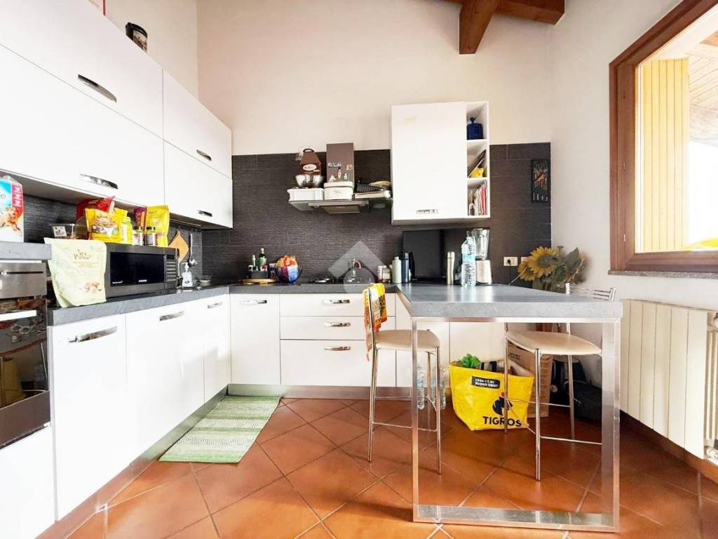 Appartamento a Gerenzano in Piazza Alcide de Gasperi, 21 - Foto 5