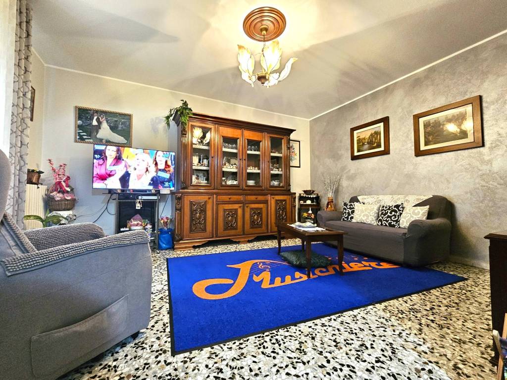 Villa a Bagnolo in piano in Piazza Giuseppe Garibaldi - Foto 4