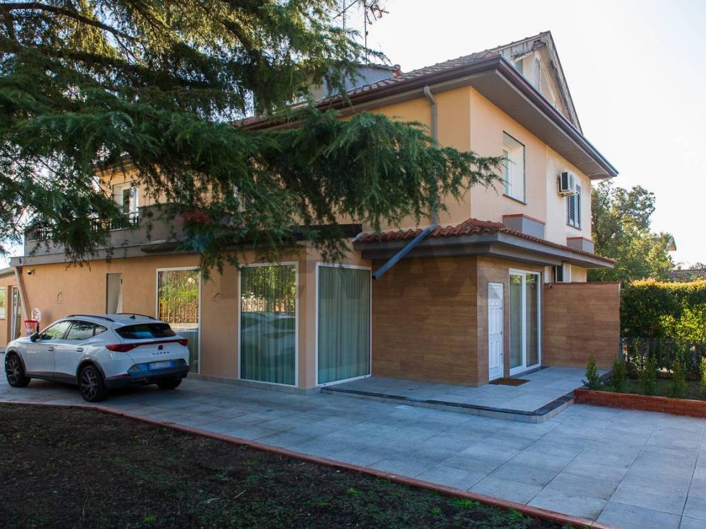 Villa a Mascalucia in VIA MAMELI, 36 - Foto 2