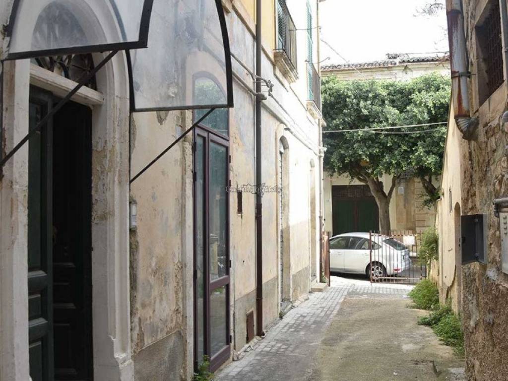 Casa indipendente a Modica in Corso Regina Elena - Foto 2