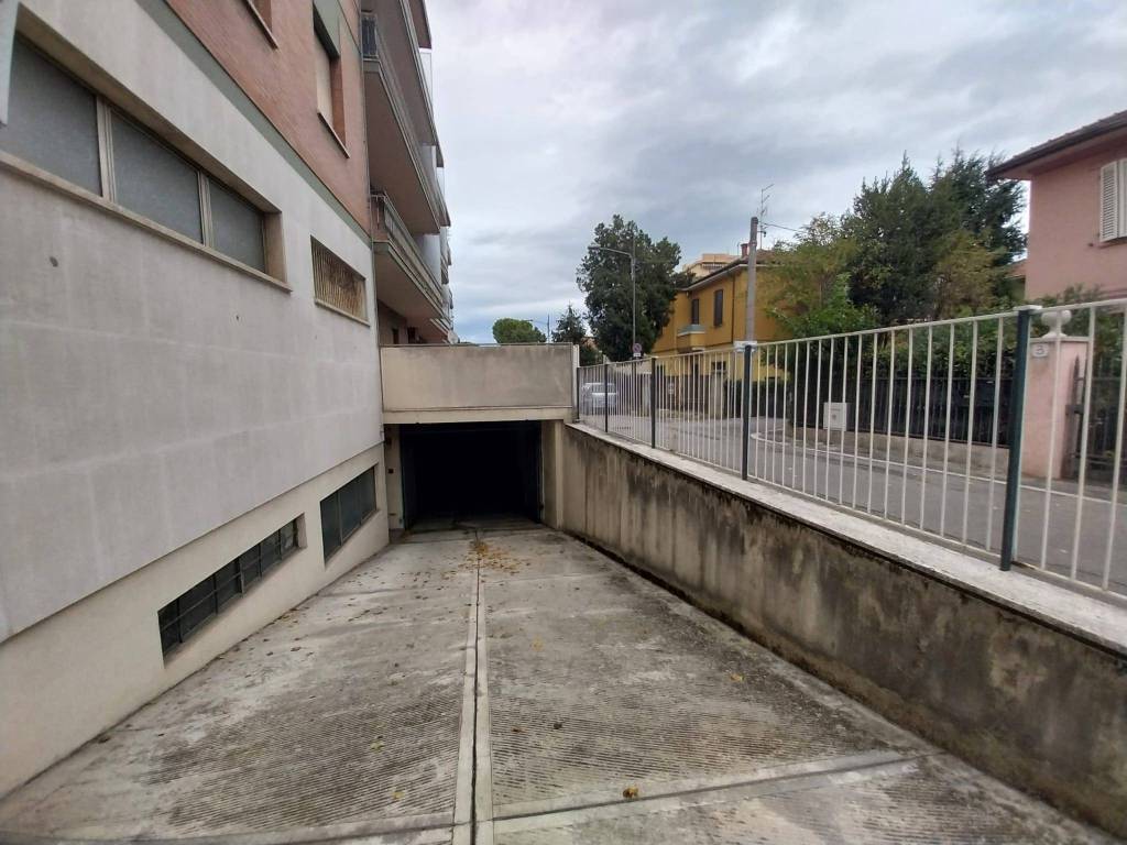 Box / garage a Rimini in Via Roma, 102 - Foto 2