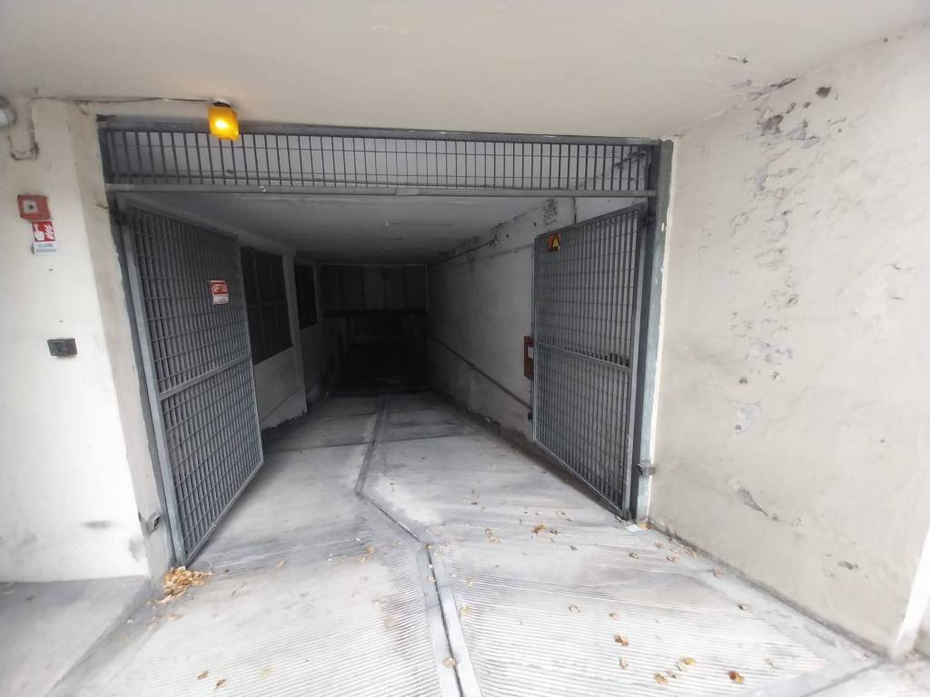 Box / garage a Rimini in Via Roma, 102 - Foto 3