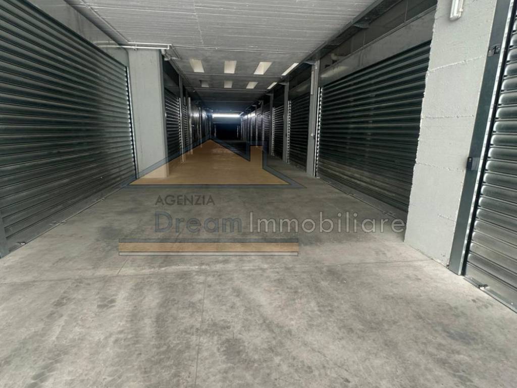 Box / garage a Giugliano in campania in Via Madonna delle Grazie - Foto 3