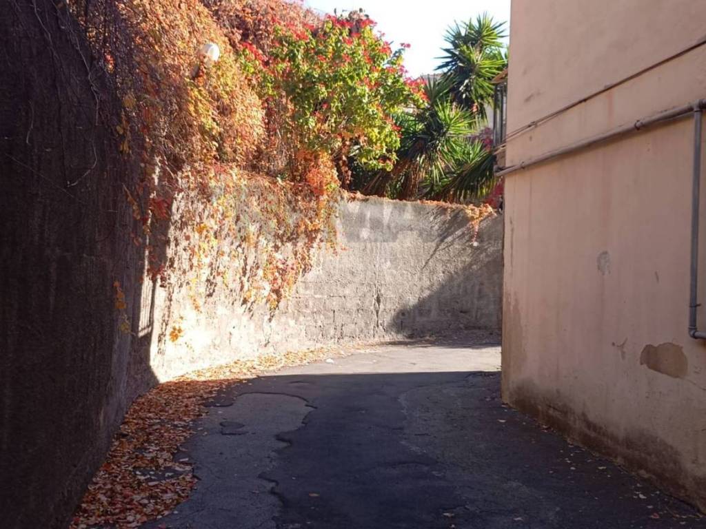 Box / garage a Catania in Via Masaniello, 28 - Foto 2