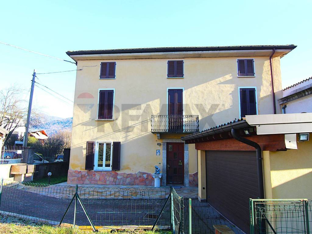 Appartamento a Cuasso al monte in Via al Cimitero, 2 - Foto 2