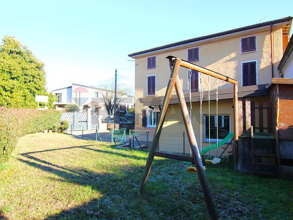 Appartamento a Cuasso al monte in Via al Cimitero, 2 - Foto 3