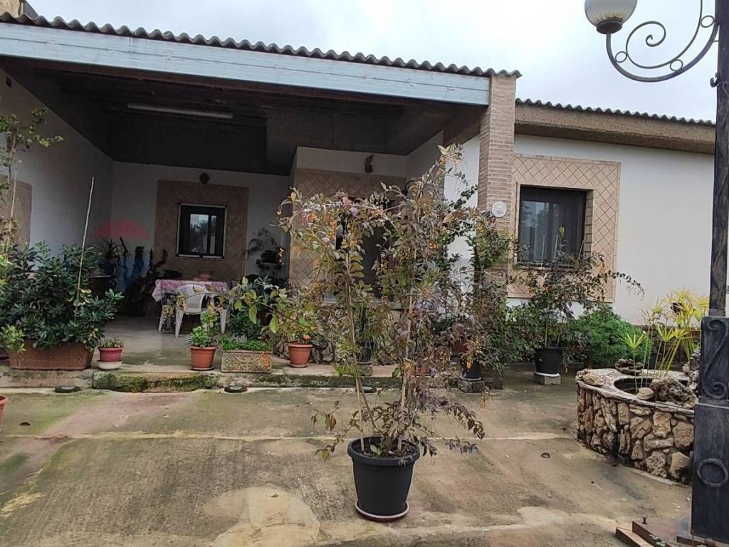 Villa a Caltagirone in CONTRADA REGALSEMI - Foto 2