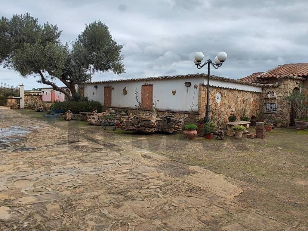 Villa a Caltagirone in CONTRADA REGALSEMI - Foto 4