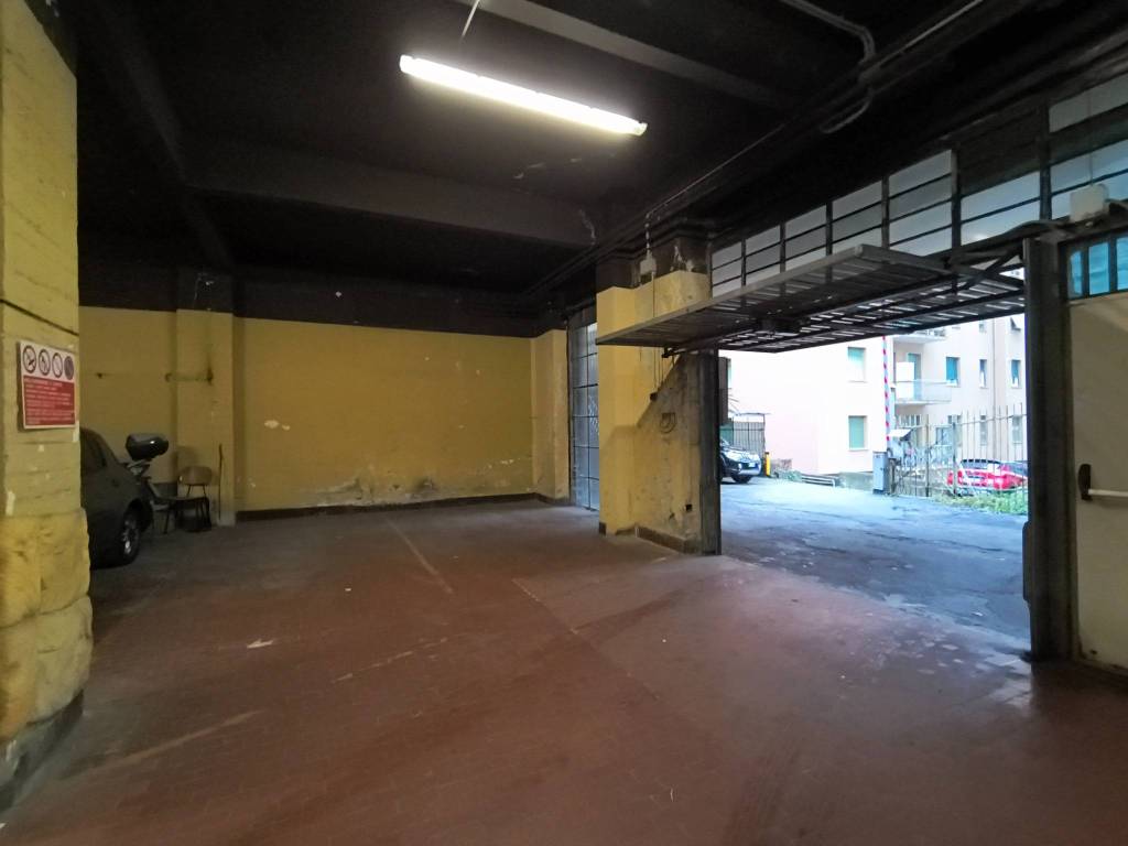 Box / garage a Genova in Via Matteo Vinzoni - Foto 2