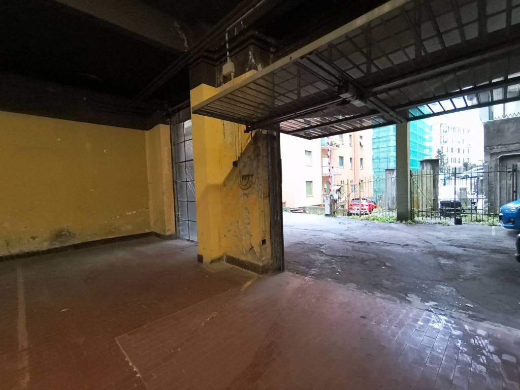 Box / garage a Genova in Via Matteo Vinzoni - Foto 3