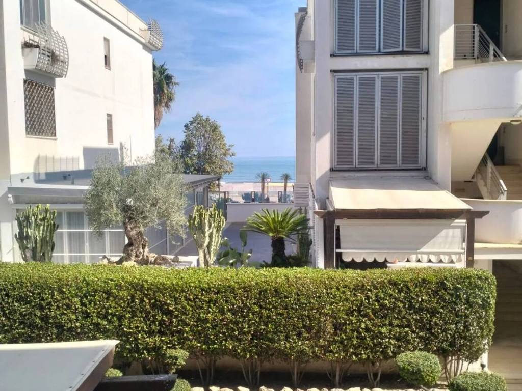 Appartamento a Barletta in Viale Regina Elena - Foto 4