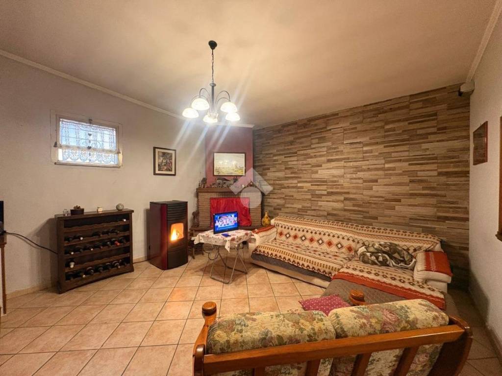 Casa indipendente a Lariano in Via Orsini, 82 - Foto 4