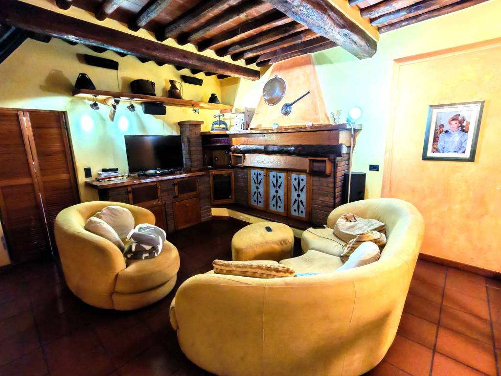 Casa indipendente a Capannori in Via della Chiesa di Santa Margherita - Foto 2