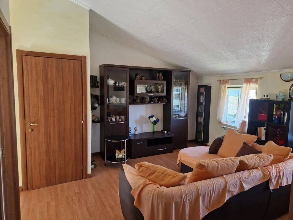 Appartamento a Tolfa in Via Annibal Caro, 26 - Foto 5