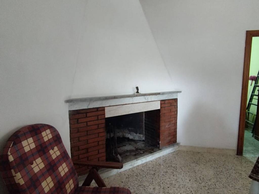 Appartamento a Cervaro in Via Noceromana - Foto 3