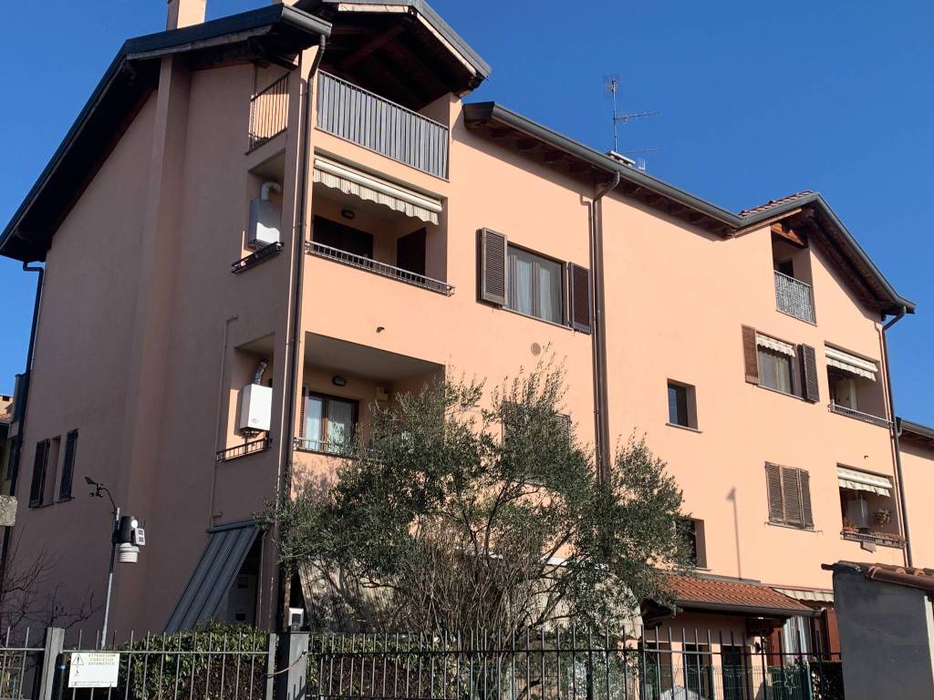 Appartamento a Cesate in Via Toce - Foto 3