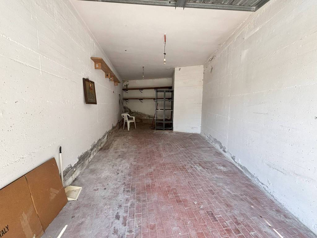Box / garage a Salerno in Via San Gaetano, 10 - Foto 4