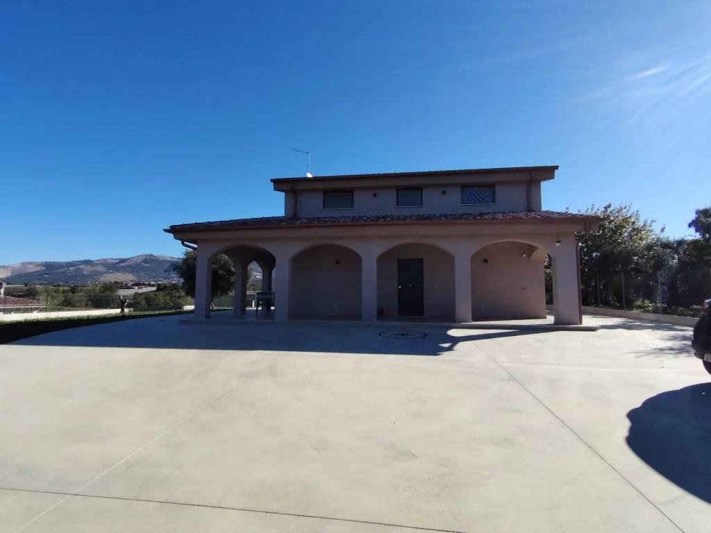 Villa a Cori in Via Cori Cisterna - Foto 3