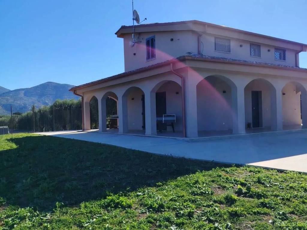 Villa a Cori in Via Cori Cisterna - Foto 4