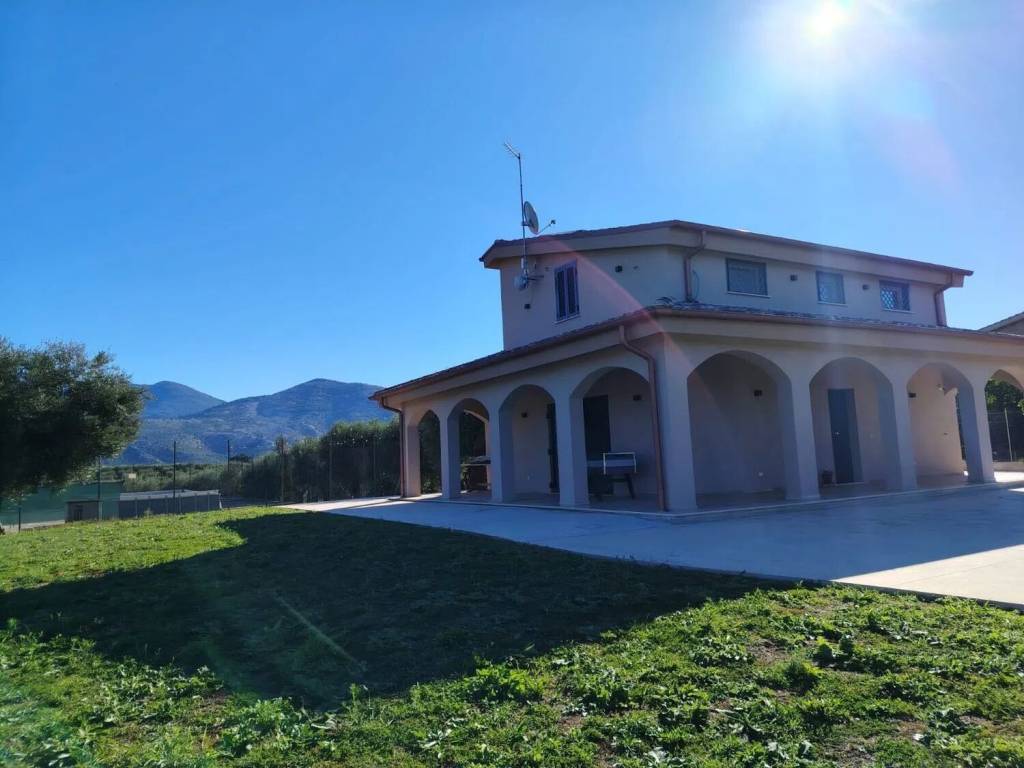 Villa a Cori in Via Cori Cisterna - Foto 5