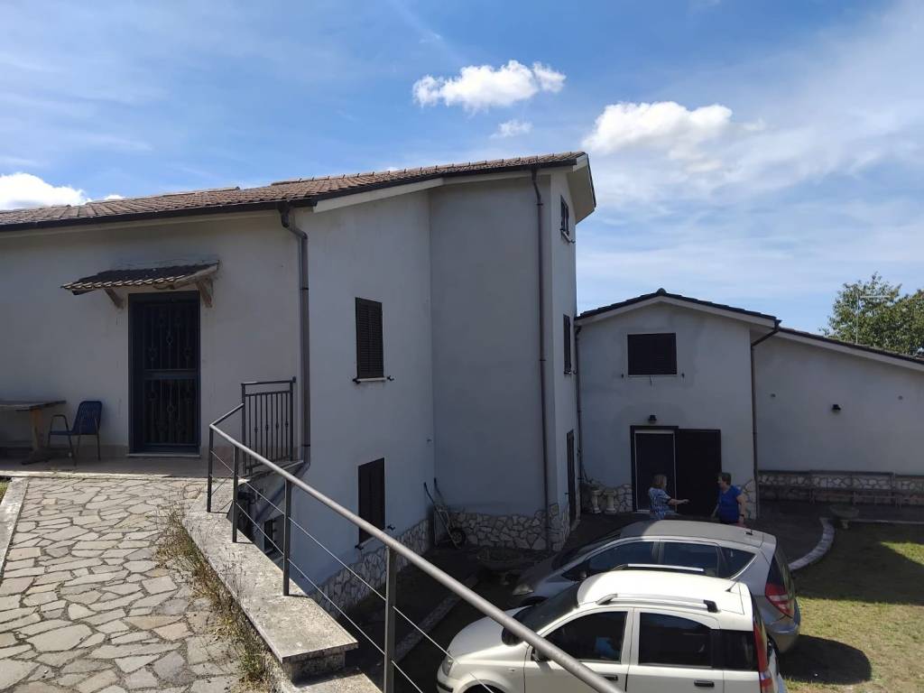 Villa a Torricella in sabina in Via dell'Uccelletto - Foto 3