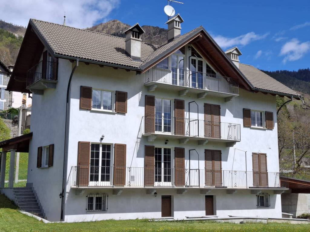 Villa a Druogno in Via Druogno, 3 - Foto 2