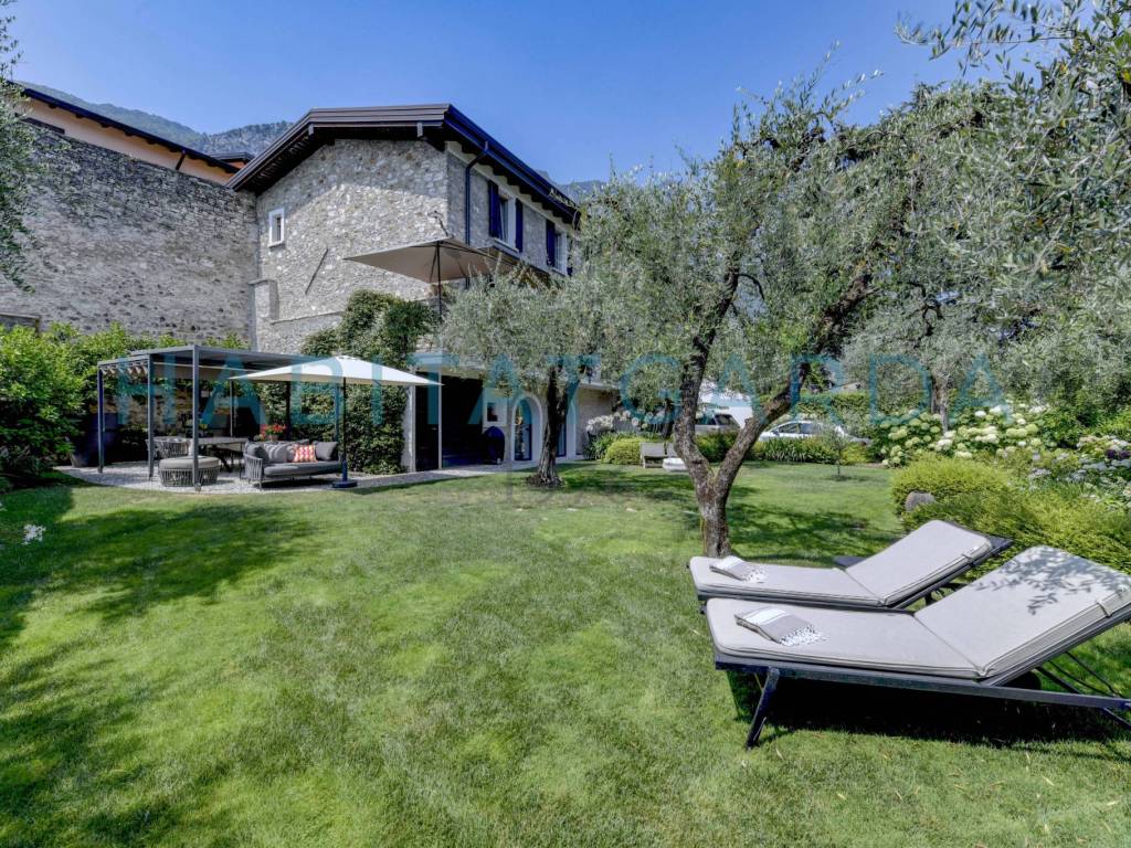 Villa a Gargnano in via Rimembranza - Foto 2