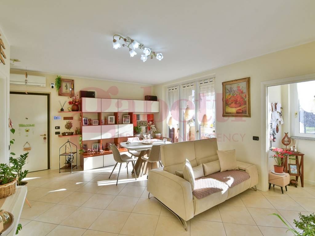 Appartamento a Cabiate in Via Montello, 132 - Foto 2
