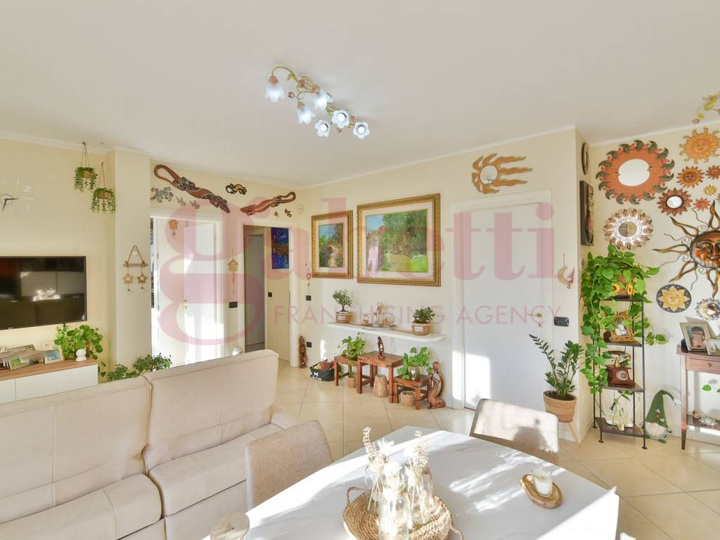 Appartamento a Cabiate in Via Montello, 132 - Foto 3