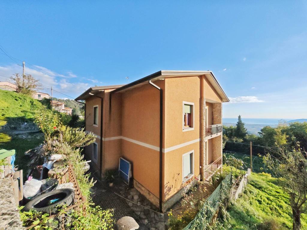 Villa a Castelnuovo magra in Via Provinciale - Foto 2