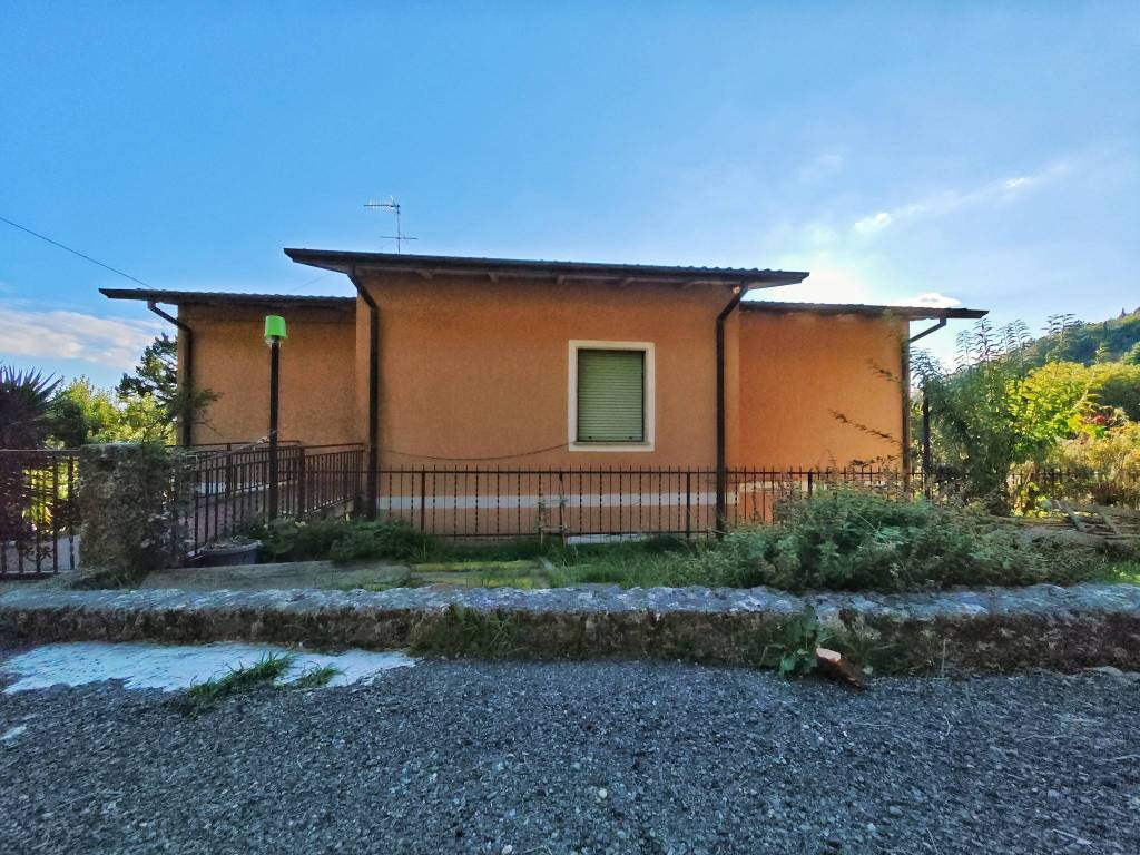 Villa a Castelnuovo magra in Via Provinciale - Foto 4