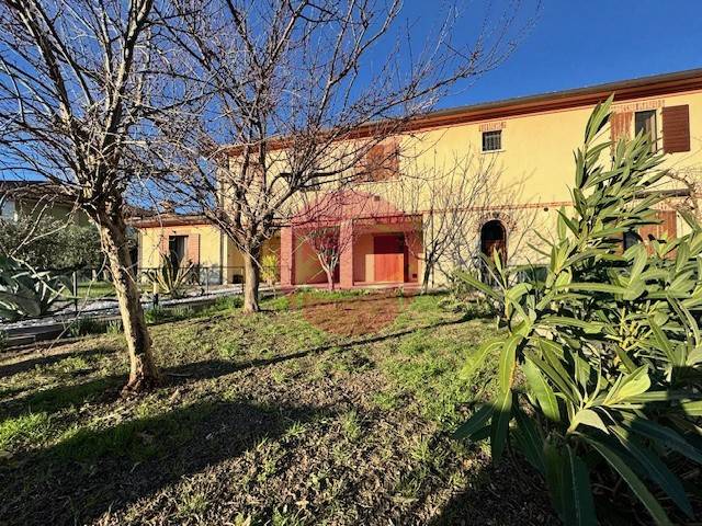 Appartamento a Santarcangelo di romagna in Via Ugo Braschi - Foto 2