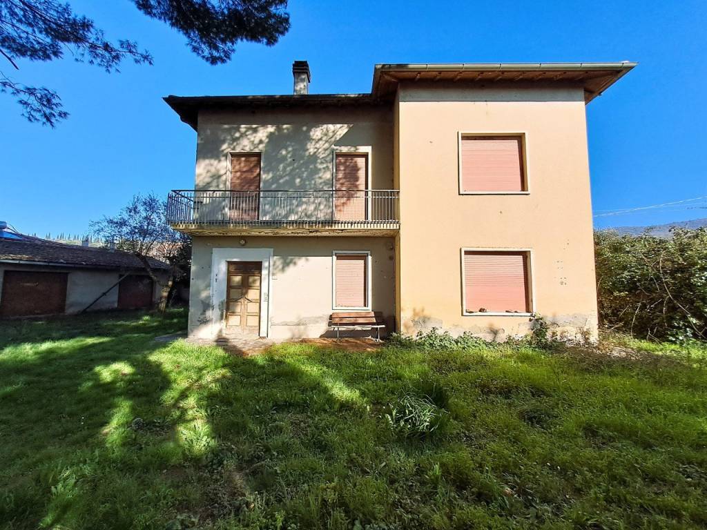 Casa indipendente a Passignano sul trasimeno in Via Perugina - Foto 4
