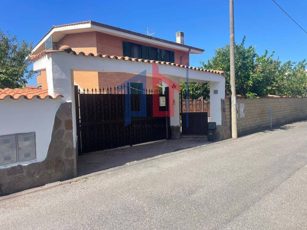 Appartamento a Pomezia in Via Mar Nero - Foto 2