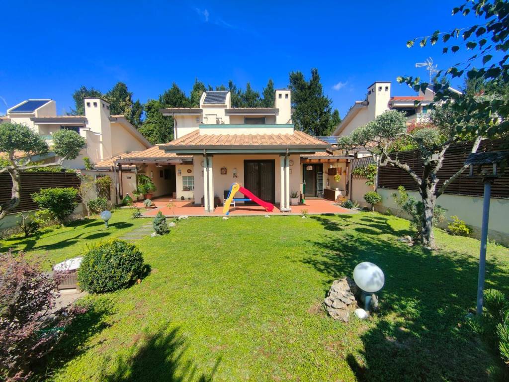 Villa a Lariano in Via Mater Dei - Foto 3