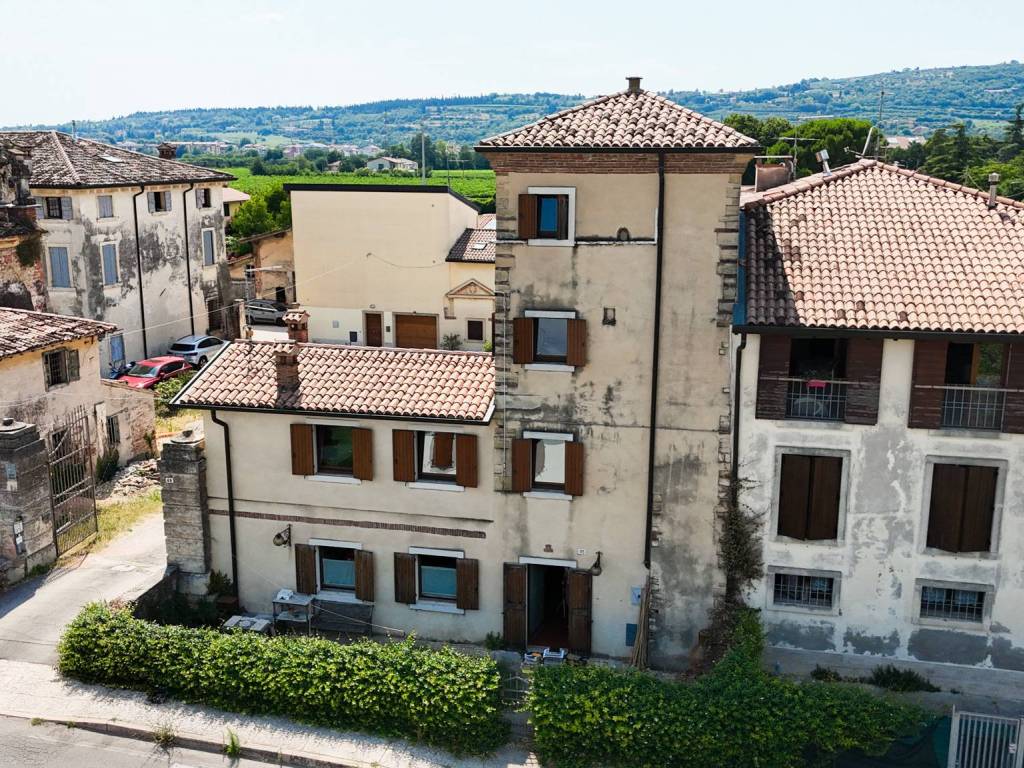Rustico / casale a Verona in Via Belvedere, 115 - Foto 2