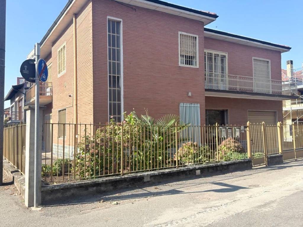 Appartamento a Binasco in Via Santa Maria, 14 - Foto 2