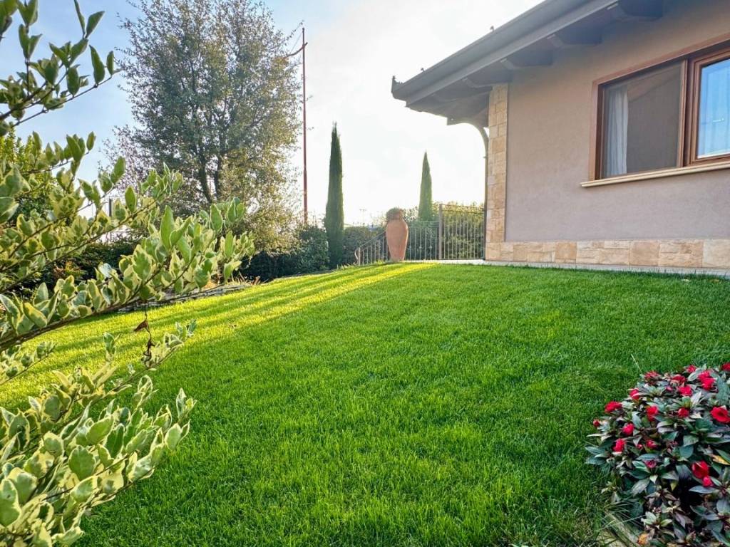 Villa a Romano di lombardia in Via Trentino Alto Adige - Foto 5