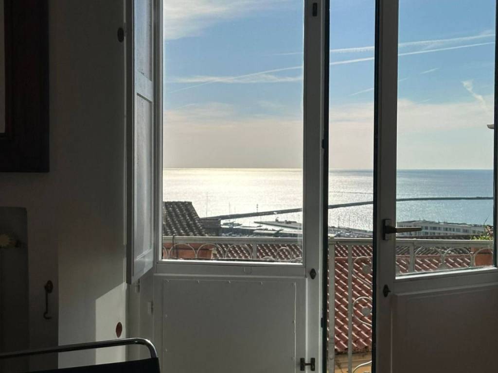 Appartamento a Salerno in Largo Scuola Medica Salernitana - Foto 3