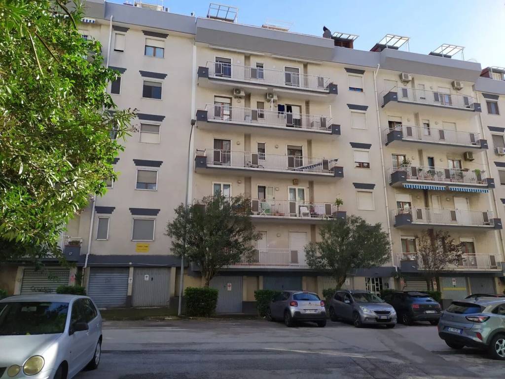 Appartamento a Salerno in Via Claudio Guerdile, 59 - Foto 2