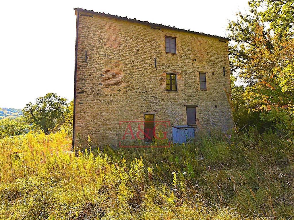 Rustico / casale a Montefalcone appennino in CONTRADA FAVETO - Foto 4