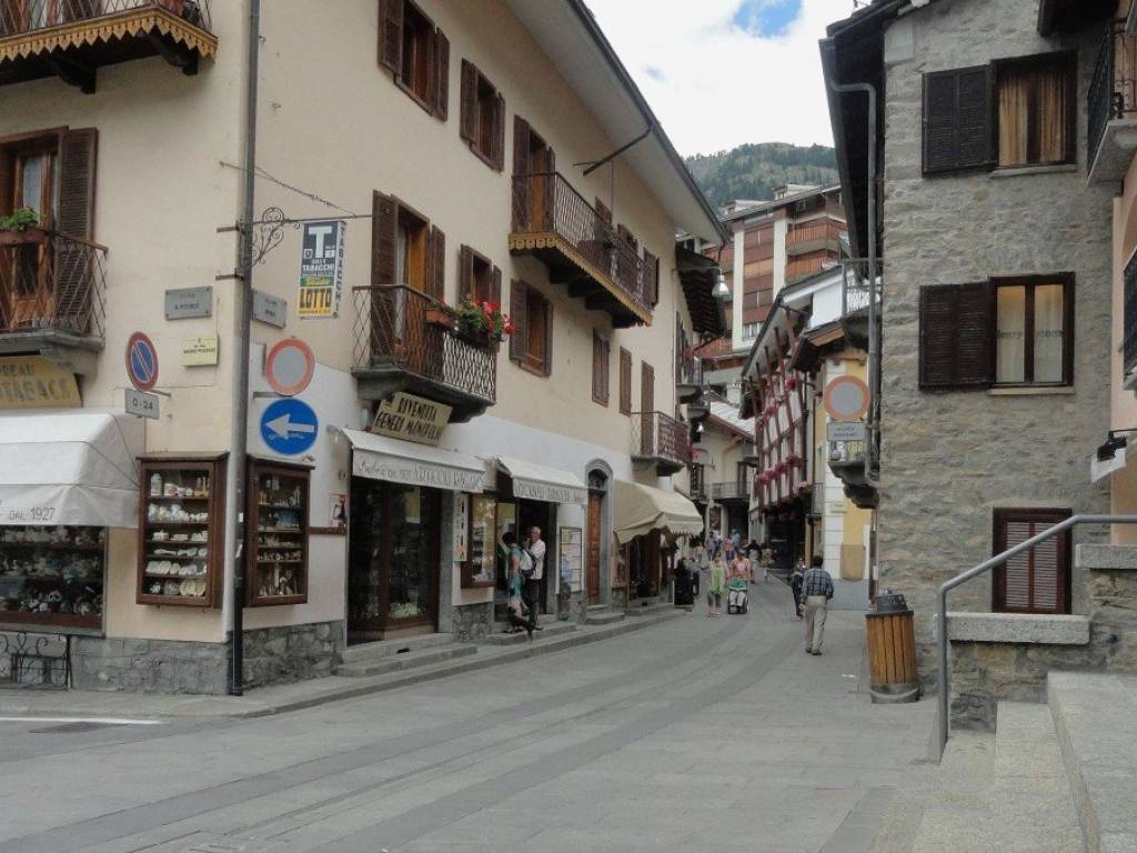 Appartamento a Courmayeur in Via Guglielmo Marconi - Foto 2