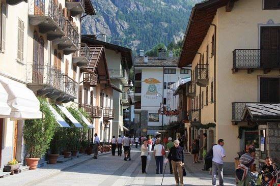 Appartamento a Courmayeur in Via Guglielmo Marconi - Foto 3