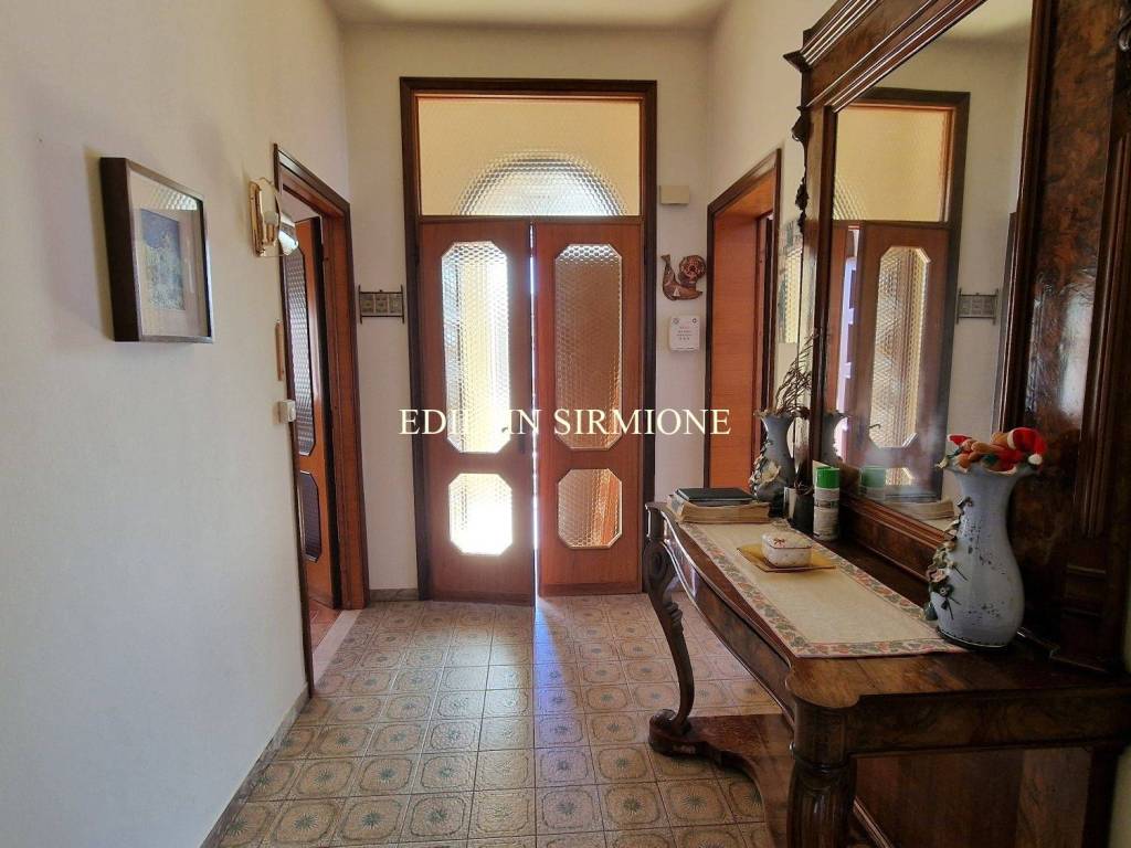 Appartamento a Sirmione in Via 2 Giugno, 15 - Foto 4