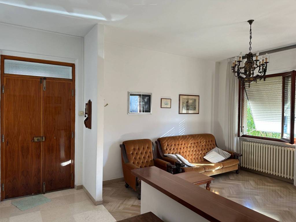 Appartamento a Civitanova marche in Via Generale Enrico Cialdini, 45 - Foto 2