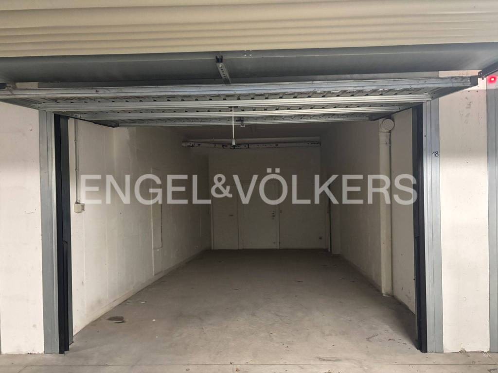 Box / garage a Rovereto in Via dell'Abetone, 37 - Foto 2
