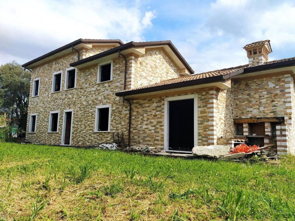 Villa a Seravezza in Via Ranocchiaio - Foto 4